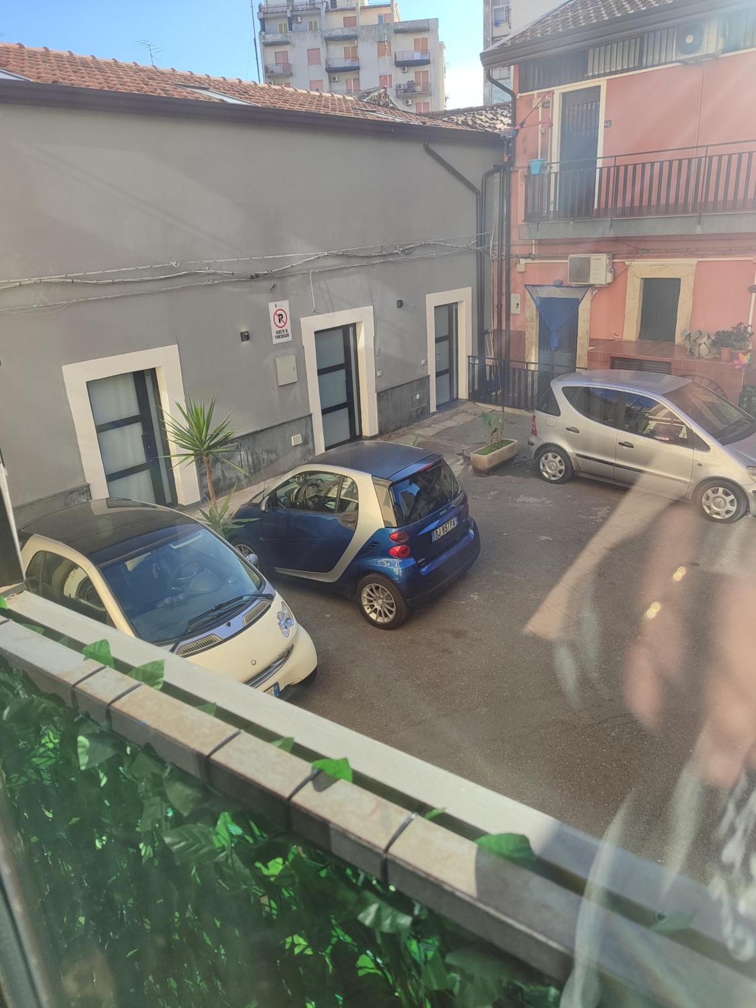 Le Case Del Cortile Катания Экстерьер фото