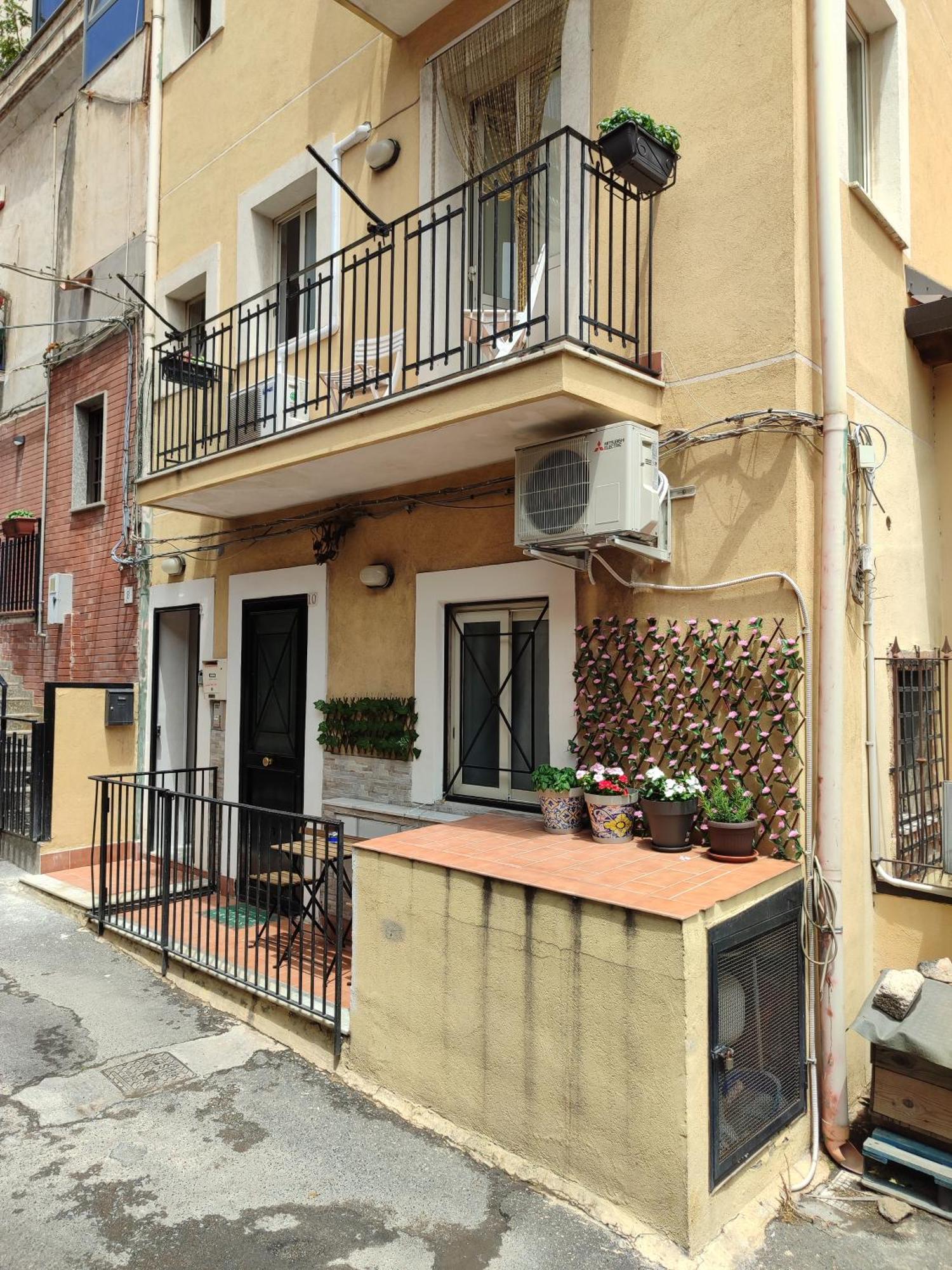 Le Case Del Cortile Катания Экстерьер фото